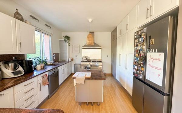 Maison à vendre    7 pièces • 201,78 m2 Vergèze