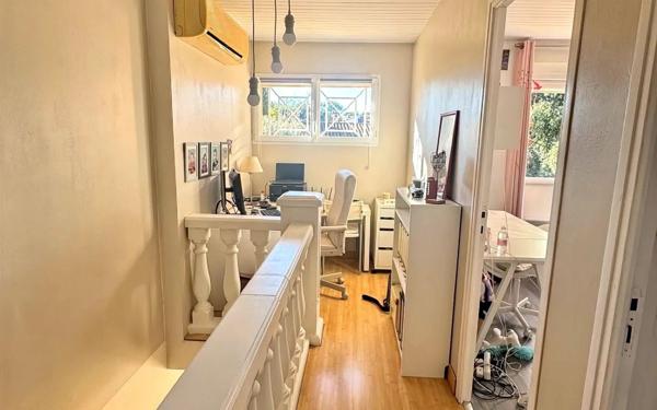 Maison à vendre    7 pièces • 201,78 m2 Vergèze