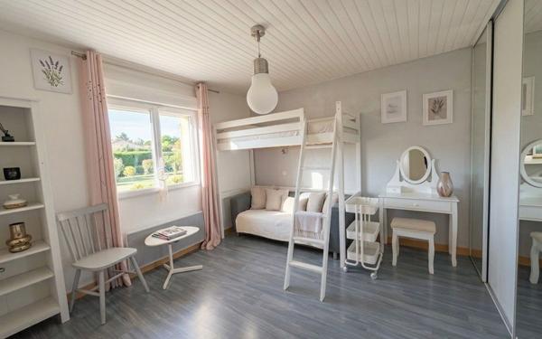 Maison à vendre    7 pièces • 201,78 m2 Vergèze