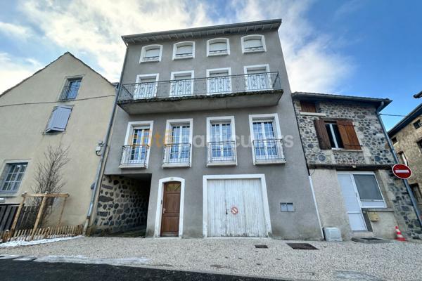Vente Immeuble182 m² - 10 Pièces - LAUSSONNE (43150)