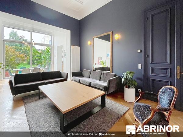 A proximité Immédiate de Jeanne D’Arc et du Tramway, Maison Bourgeoise 6 chambres, 2 salles de bain et jardin. ROUBAIX
