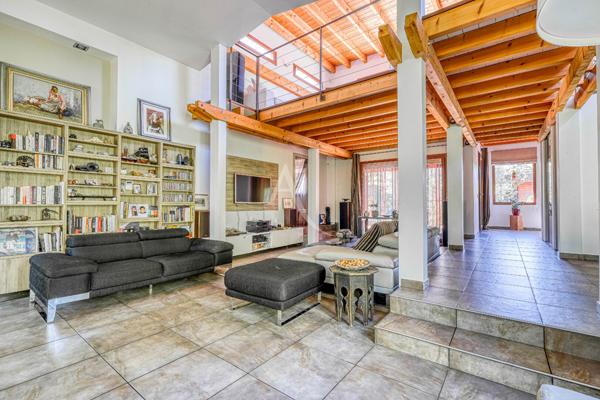 Maison d'architecte UNIQUE à Neuilly-Plaisance !