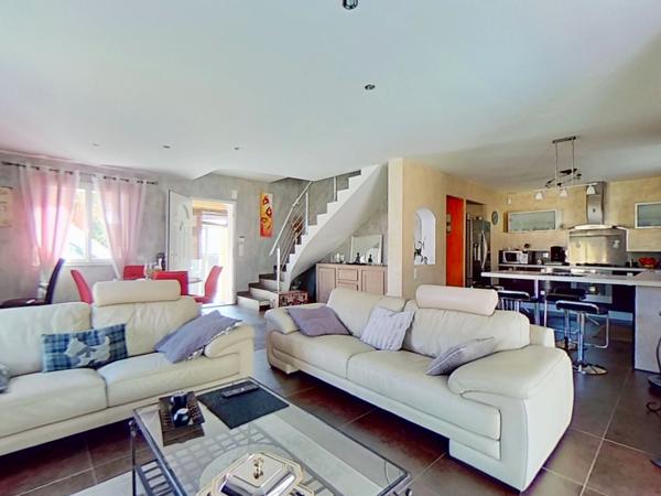 Maison 5 pièces - 104 m² Exclusivité efficity