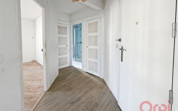 Appartement à vendre    2 pièces • 58,94 m2 Paris 18
