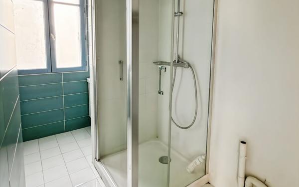 Appartement à vendre    2 pièces • 58,94 m2 Paris 18