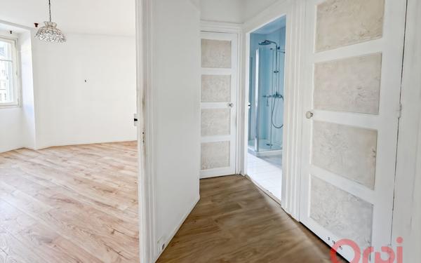 Appartement à vendre    2 pièces • 58,94 m2 Paris 18