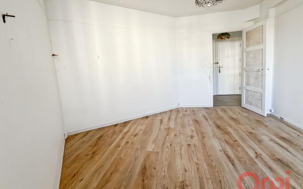 Appartement à vendre    2 pièces • 58,94 m2 Paris 18