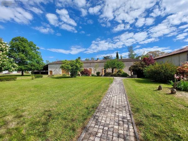 Maison rurale à vendre à Saint-Antoine-de-Breuilh en Dordogne (24230), ref : 18113/62 Maison rurale à vendre à Saint-Antoine-de-Breuilh en Dordogne (24230), ref : 18113/62