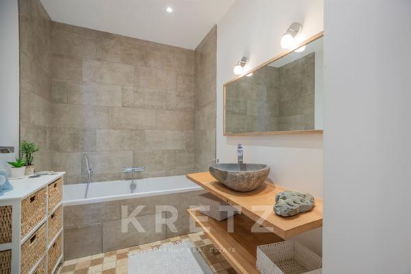 ERBALUNGA | PROPRIÉTÉ D’EXCEPTION LES PIEDS DANS L’EAU | 430 m² | CRIQUE PRIVÉE