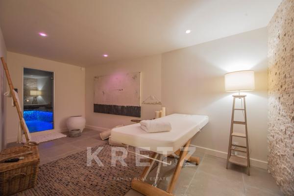 ERBALUNGA | PROPRIÉTÉ D’EXCEPTION LES PIEDS DANS L’EAU | 430 m² | CRIQUE PRIVÉE
