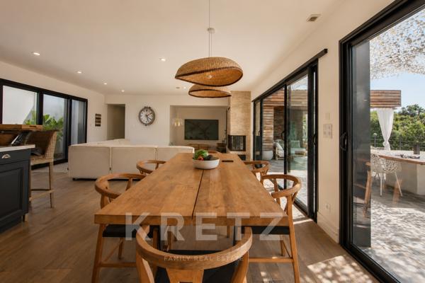 ERBALUNGA | PROPRIÉTÉ D’EXCEPTION LES PIEDS DANS L’EAU | 430 m² | CRIQUE PRIVÉE