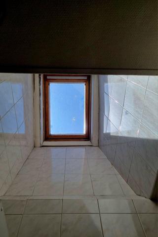 STUDIO DERNIER ETAGE CALME CLAIR