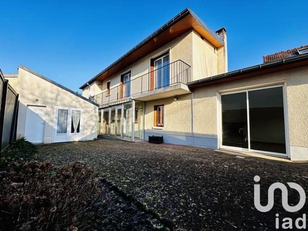 Maison 5 pièces de 107 m² à Fleury-les-Aubrais (45400)