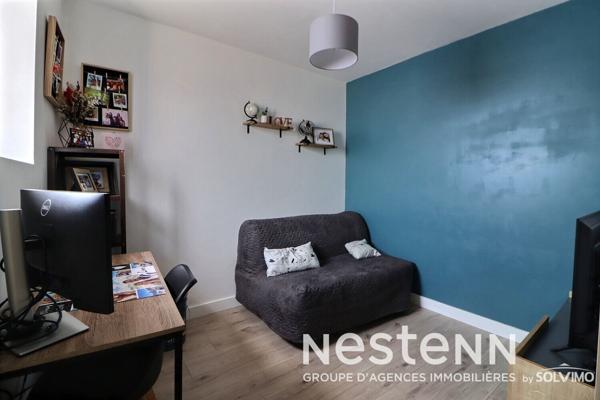 Coeur Village, Appartement duplex T4, 64.2m2, terrasse 17m2, et stationnement.