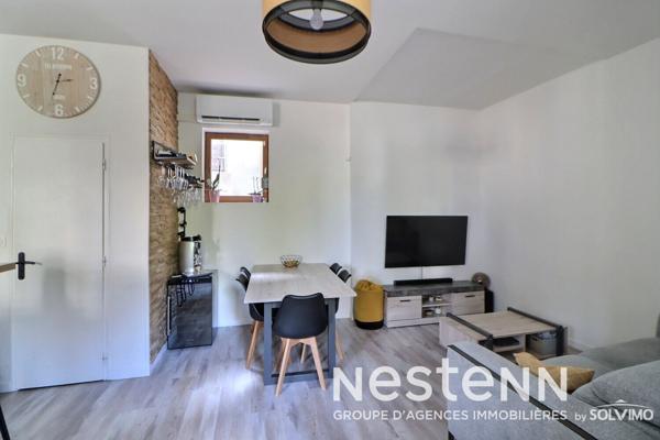 Coeur Village, Appartement duplex T4, 64.2m2, terrasse 17m2, et stationnement.