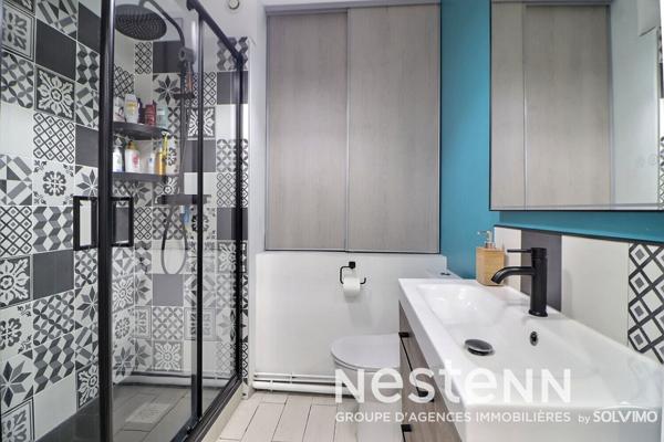 Coeur Village, Appartement duplex T4, 64.2m2, terrasse 17m2, et stationnement.