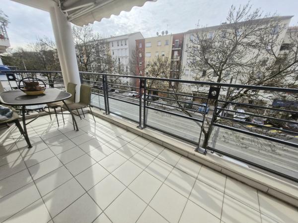 BRON CENTRE APPARTEMENT TYPE 2 avec terrasse