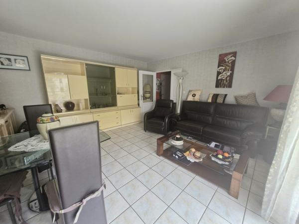 BRON CENTRE APPARTEMENT TYPE 2 avec terrasse