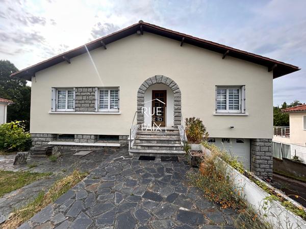 79260 LA CRECHE Maison La Creche 6 pièce(s) 155 m2