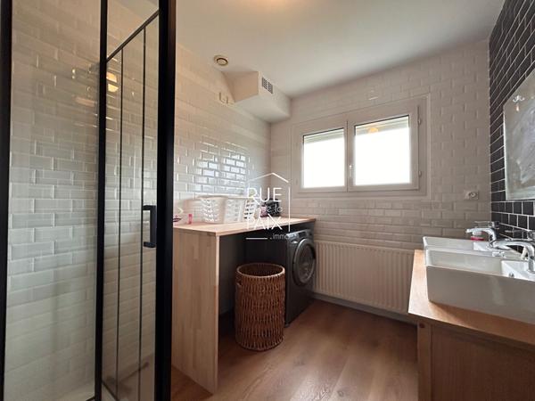 79260 LA CRECHE Maison La Creche 6 pièce(s) 155 m2