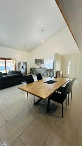 Villa moderne avec jardin privatif à Macouria.