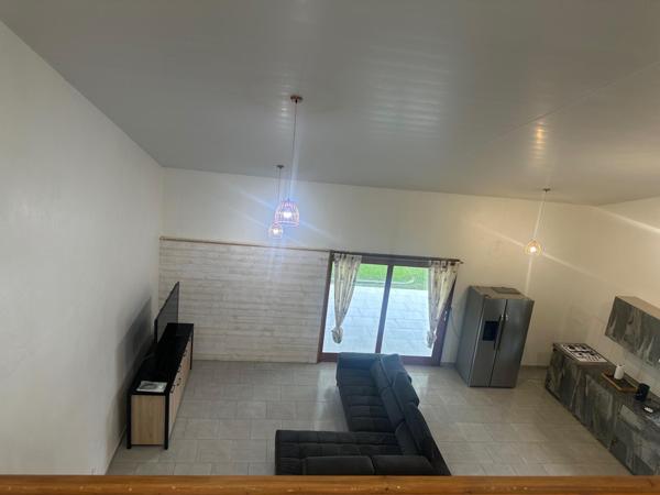 Villa moderne avec jardin privatif à Macouria.