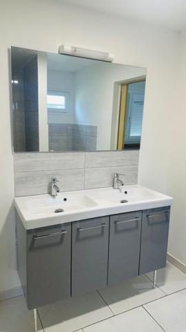 Villa moderne avec jardin privatif à Macouria.