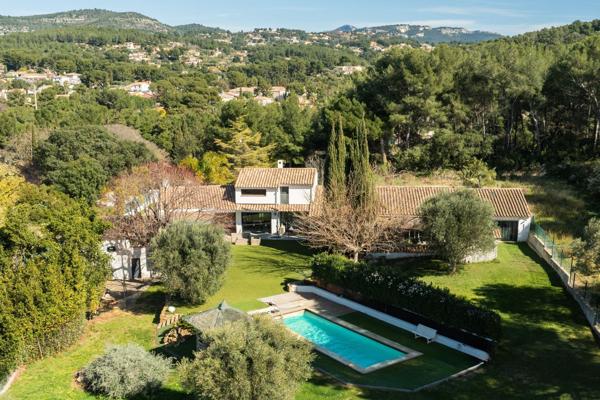 Vente Maison de luxe Sanary-sur-Mer 9 Pièces 453 m²