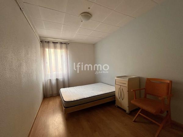 Investir ou vivre au centre. 3 chambres, parking immédiat.