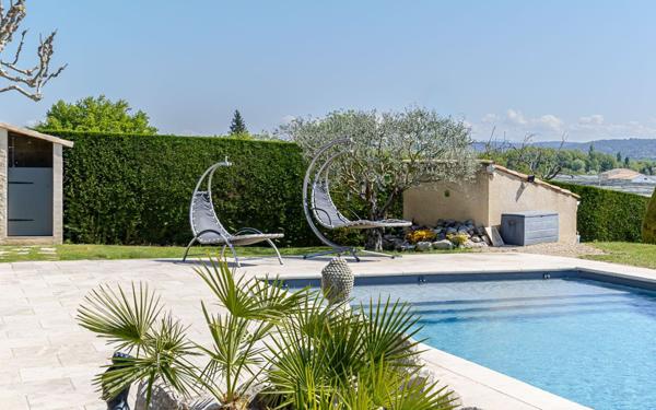 Maison à vendre    5 pièces • 220 m2 Manosque