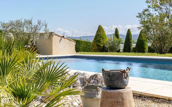 Maison à vendre    5 pièces • 220 m2 Manosque