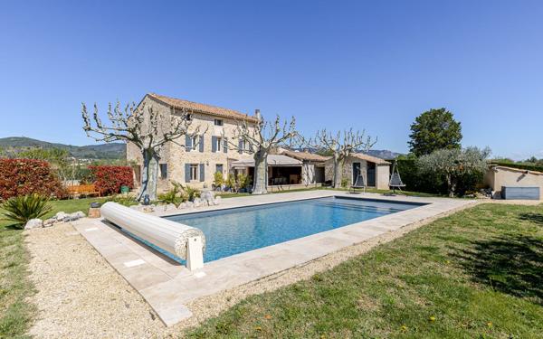 Maison à vendre    5 pièces • 220 m2 Manosque