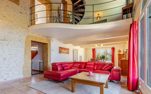 Maison à vendre    5 pièces • 220 m2 Manosque