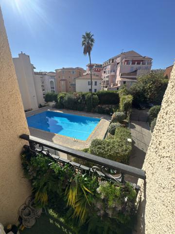 Studio lumineux en résidence fermée avec piscine à Vallauris.