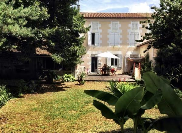 Maison de ville 3 chambres et un T2 indépendant double séjour salon 260 000 € H.A.I.*