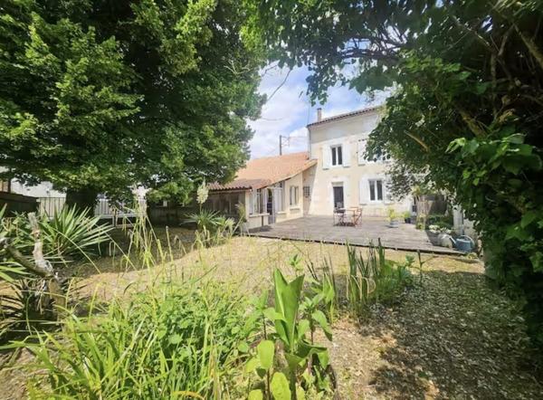 Maison de ville 3 chambres et un T2 indépendant double séjour salon 260 000 € H.A.I.*