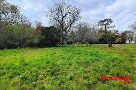 Beau terrain à bâtir de 590 m² a proximité des commodités