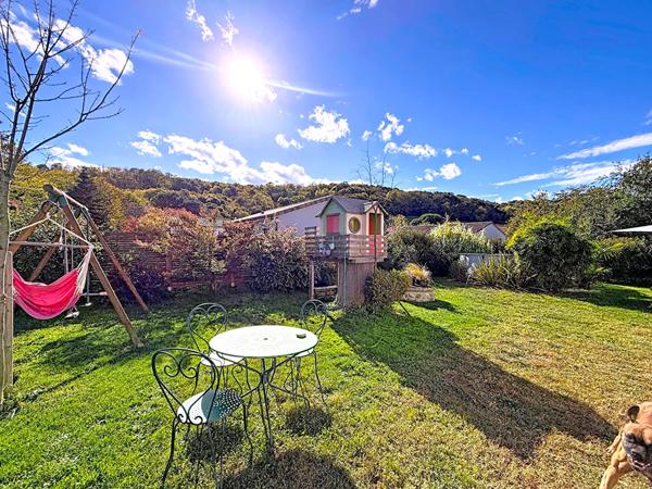 CHARME, VOLUMES ET RAFFINEMENT ANCIEN CORPS DE FERME RÉNOVÉ À PAMIERS