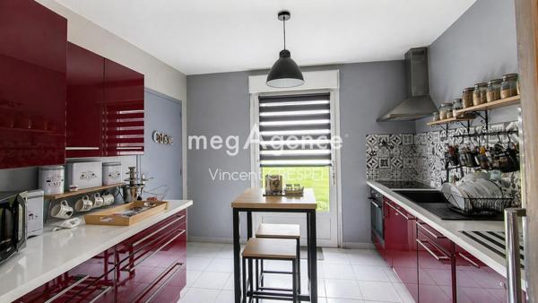 Maison à LA CHAPELLE-AU-RIBOUL, 53440 - 5 pièces 70m²