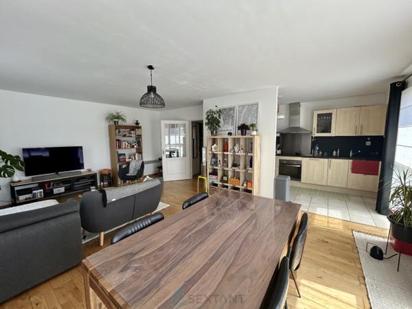 Magnifique appartement avec deux places  de parking privatives.