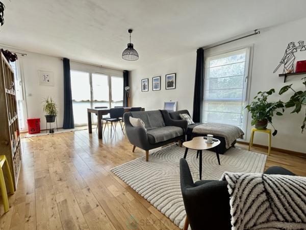 Magnifique appartement avec deux places  de parking privatives.