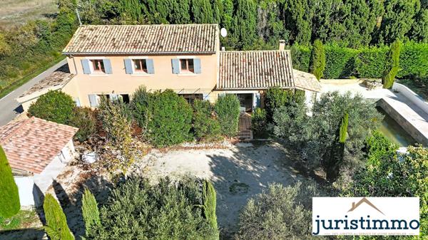 Travaillan (84850) Charmant mas meublé en campagne avec piscine et dépendances 240 m2 à Travaillan