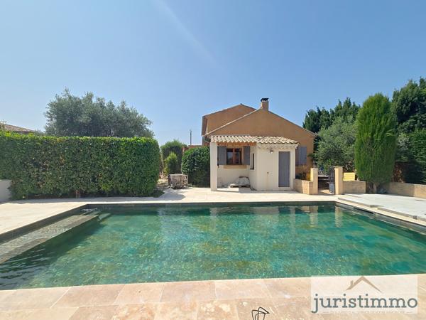 Travaillan (84850) Charmant mas meublé en campagne avec piscine et dépendances 240 m2 à Travaillan