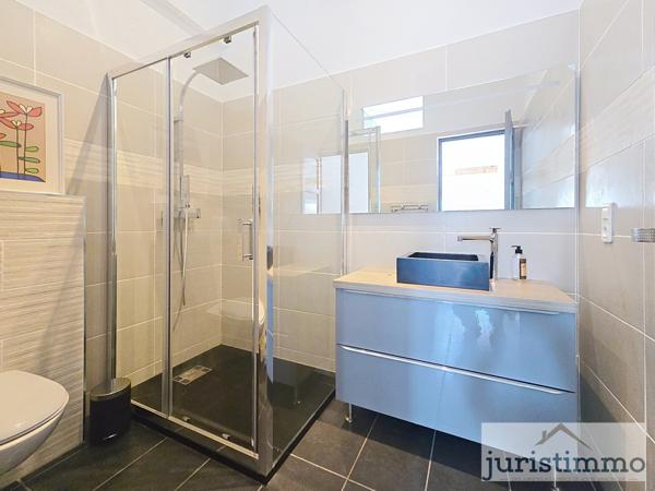 Travaillan (84850) Charmant mas meublé en campagne avec piscine et dépendances 240 m2 à Travaillan