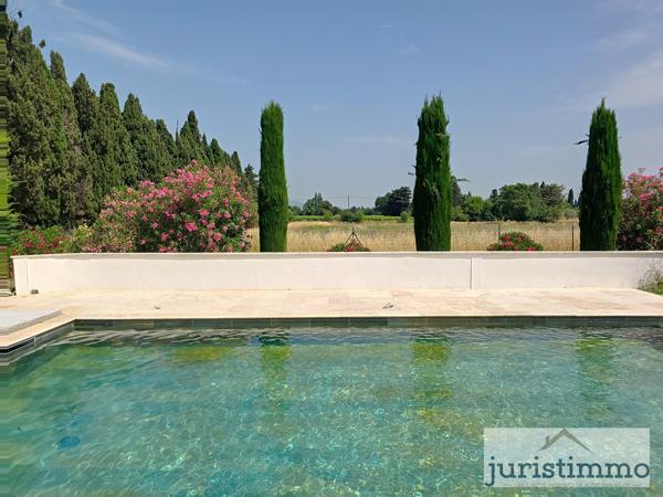 Travaillan (84850) Charmant mas meublé en campagne avec piscine et dépendances 240 m2 à Travaillan
