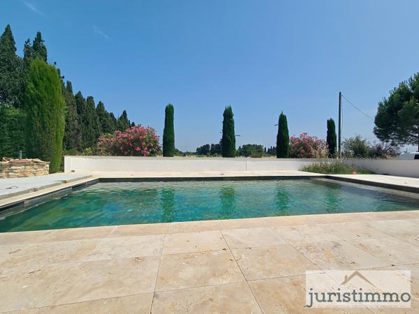 Travaillan (84850) Charmant mas meublé en campagne avec piscine et dépendances 240 m2 à Travaillan