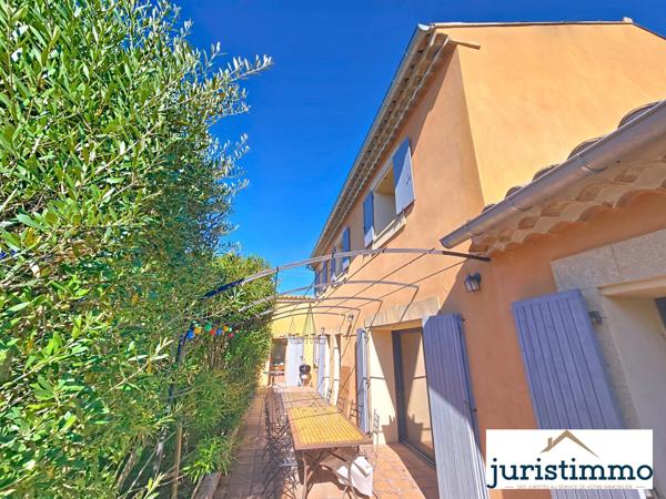 Travaillan (84850) Charmant mas meublé en campagne avec piscine et dépendances 240 m2 à Travaillan