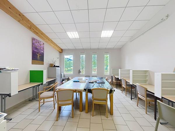 EXCLUSIVITE ! Ensemble immobilier Yssingeaux de plus de 650 m2 sur 8000m2 de terrain clos