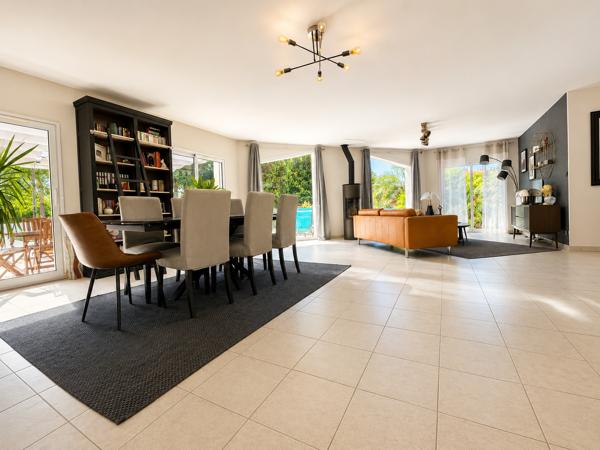 Maison
         6 pièces
        - 138 m² Bien prestige 459 900 € *