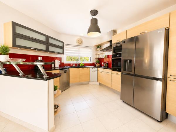 Maison
         6 pièces
        - 138 m² Bien prestige 459 900 € *